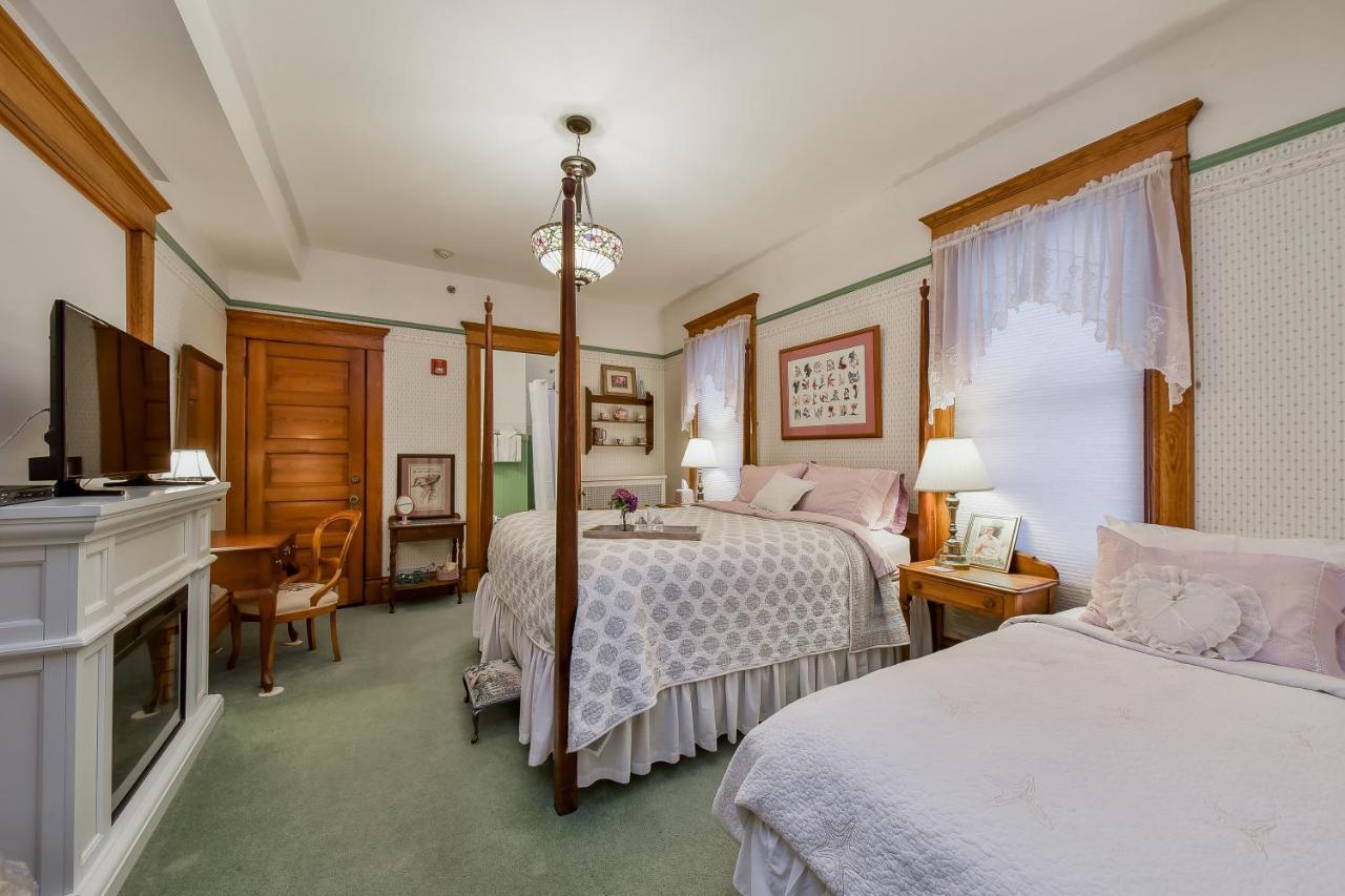 Harrison House Bed & Breakfast Naperville Pokoj fotografie